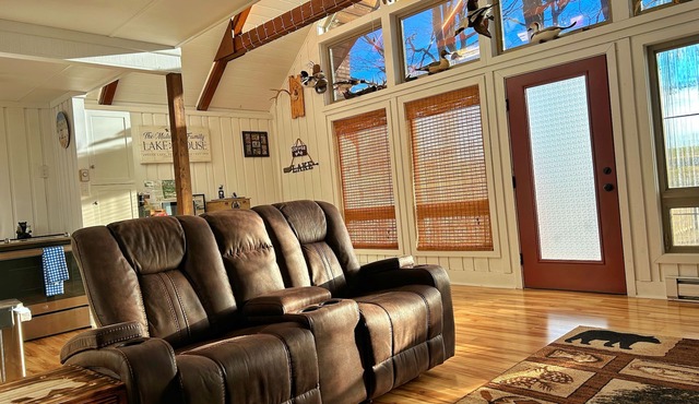 Cozy Indian Lake Chalet on Golf Course w/Arcade Game Room. Close to flight 93