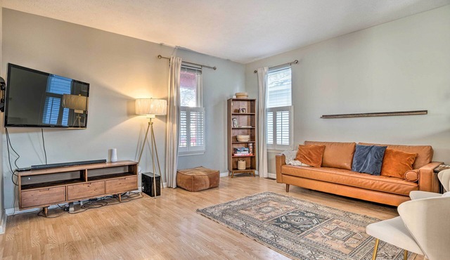 Cozy Indianapolis Home w/Private Hot Tub!