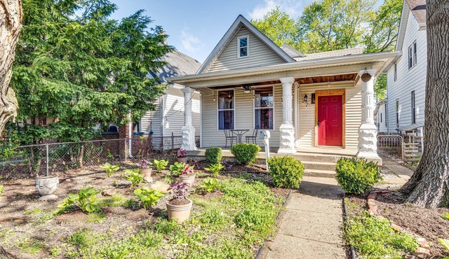 Cozy Indianapolis Vacation Rental w/Micro Farm!