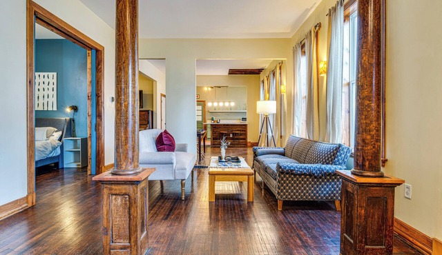 Cozy Indianapolis Vacation Rental w/Micro Farm!