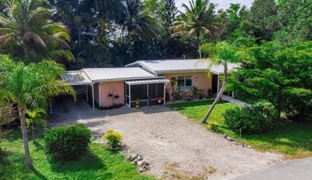 Cozy Island home, pet friendly