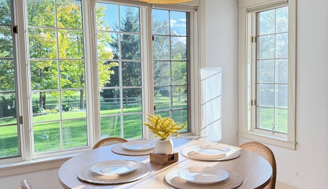 Cozy Ithaca Retreat - Fenced Yard - 7 min drive to Cornell - Ev Charger