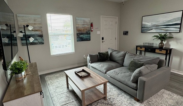 Cozy jewel near Downtown!