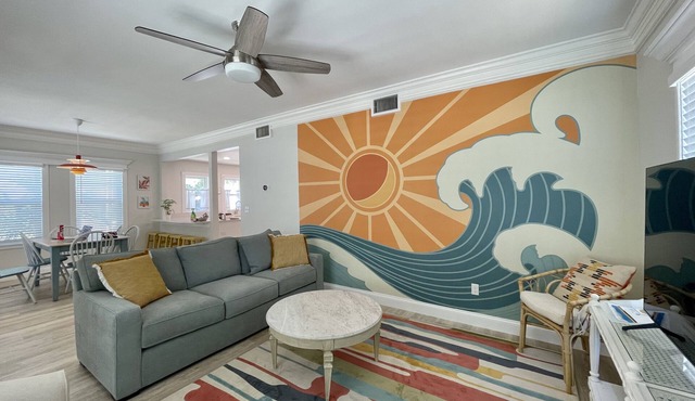 Cozy! Julias Retreat NSB near Canal Street, 2 mi from the Beach