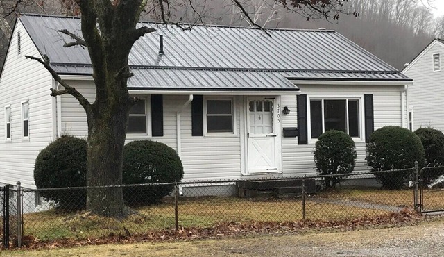 Cozy kanawha city home - Walk to CAMC Hospital