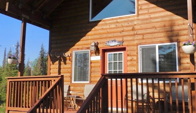 Cozy Kenai River Cabin