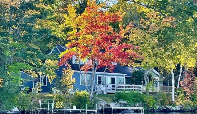 Cozy Kennebunk Pond Cottage Sleeps 8—Kayaks & Dock!