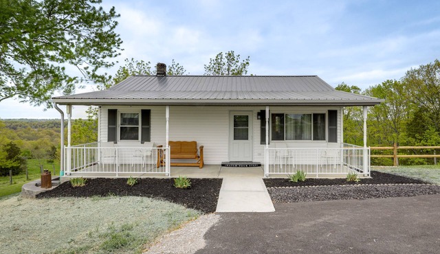 Cozy Kentucky Retreat - Deck, Near Ark Encounter!