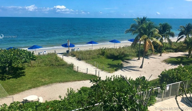 Cozy Key Biscayne Beach Apt with Pool