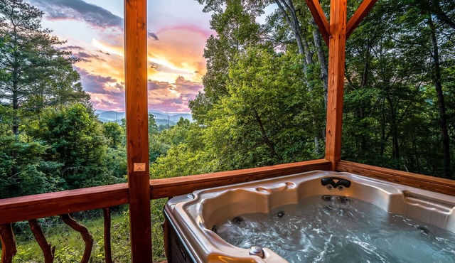 Cozy & kid friendly cabin w/million $ views, hot tub, game room, and fire pit!
