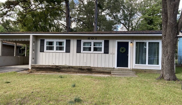 Cozy Kilgore Home in quiet neighborhood
