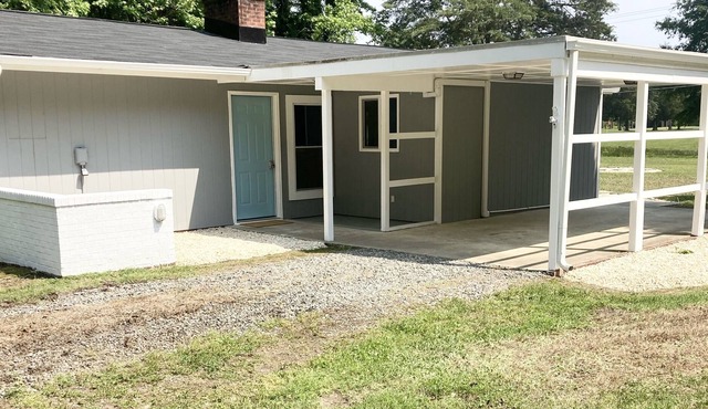 Cozy Kilmarnock Cottage