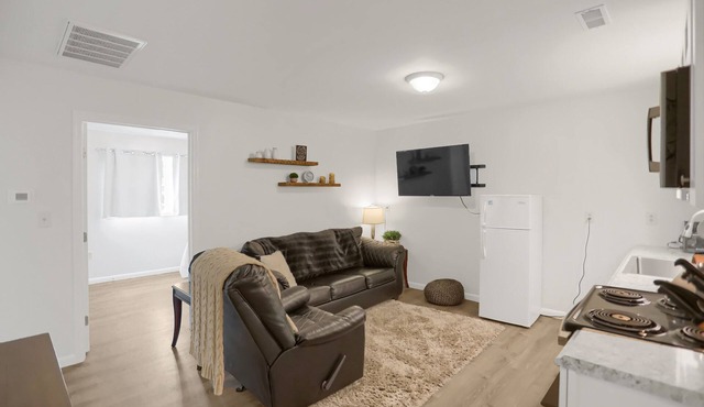 Cozy king apartment with luxurious amenities at Halifax Inn