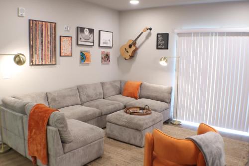 Cozy King Bds, Sectional, Heated Pool, Bike Lift