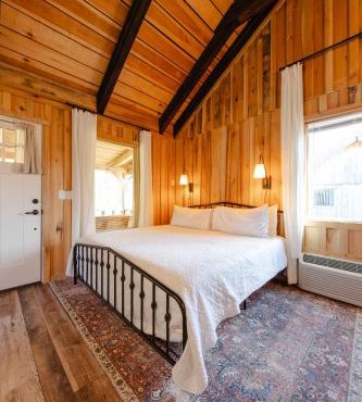 Cozy King Cabin Near Waterfalls & Center Hill Lake Cabin 3