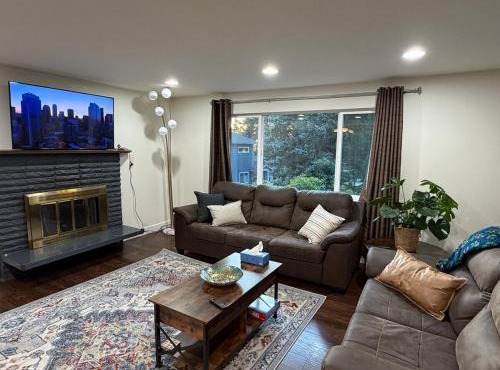 Cozy Kirkland Home in Prime Location