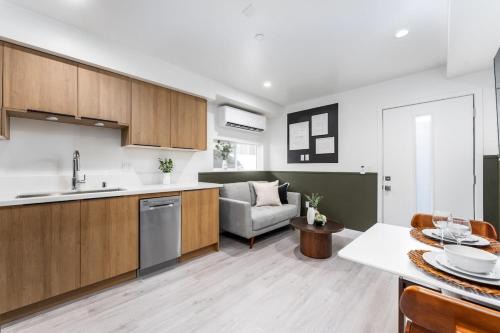 Cozy LA Getaway Fast Wi-Fi and Smart TV