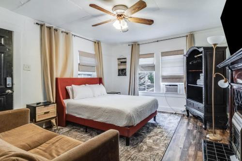 Cozy Lafayette Apartment with Free Parking & Kitchen