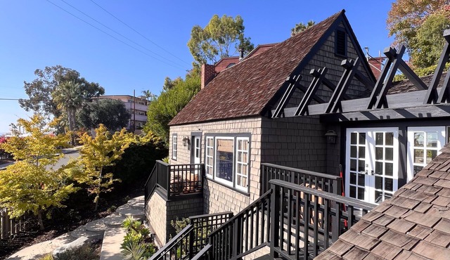 Cozy Laguna Beach Cottage 3min walk to the ocean and 7min walk to the village!