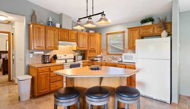 Cozy Lake Alice Cottage Next to Trails & WI River! Pet Friendly!