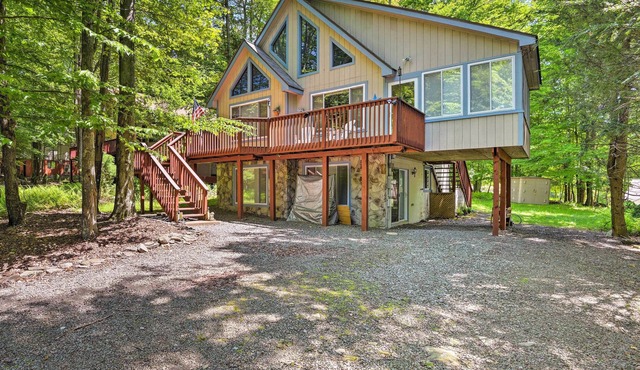 Cozy Lake Ariel Home in a Nature Resorts Community!