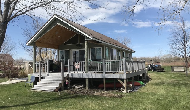 Cozy lake cabin on Lake Traverse.