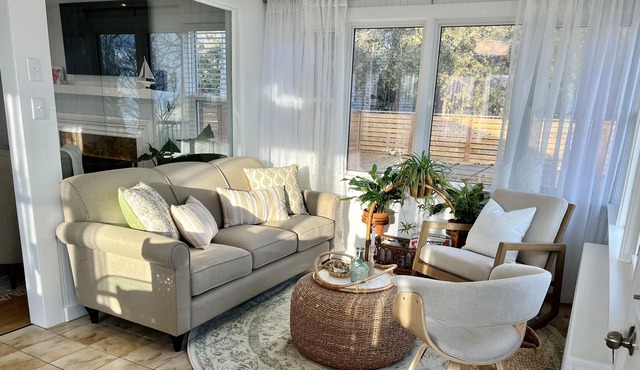 Cozy Lake Cottage in Kingsville, Ontario