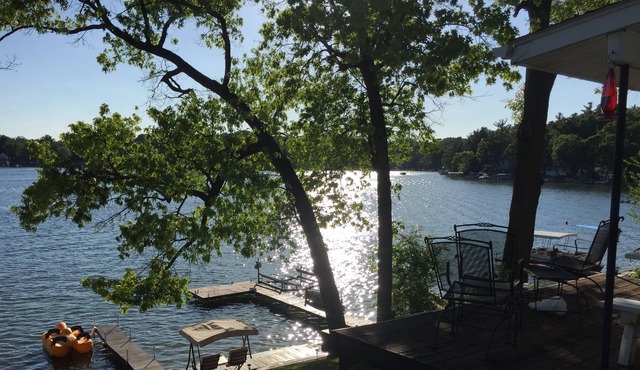 Cozy Lake Cottage in Rockford