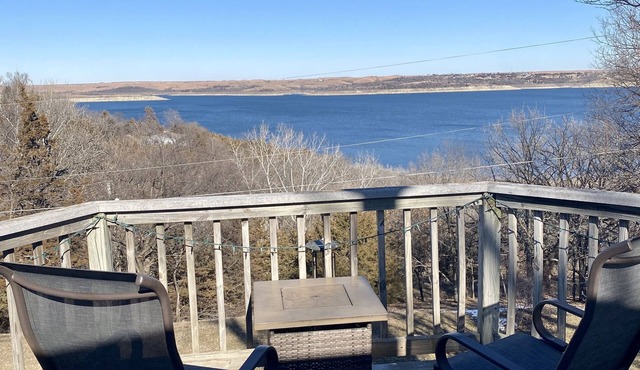 Cozy Lake Cottage just 5 minutes on paved roads with Wow Lake Views & Sunsets💜