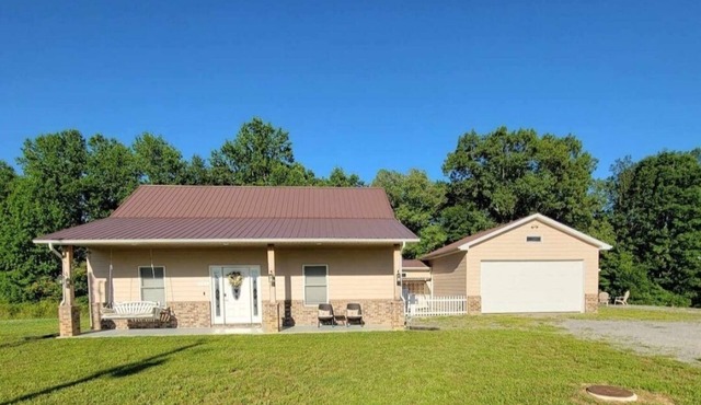 Cozy Lake Cumberland Cabin, w/Sauna, Easy Fishing Access, High-speed internet!