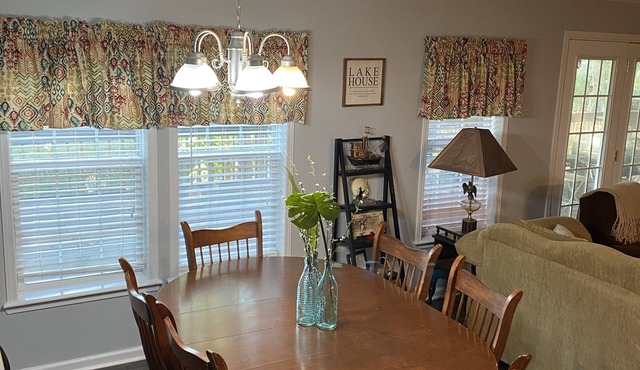 Cozy Lake Eufaula House seconds from White Oak