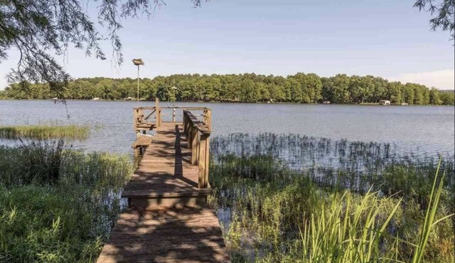 Cozy Lake Front 3br/2ba - sleeps 8!