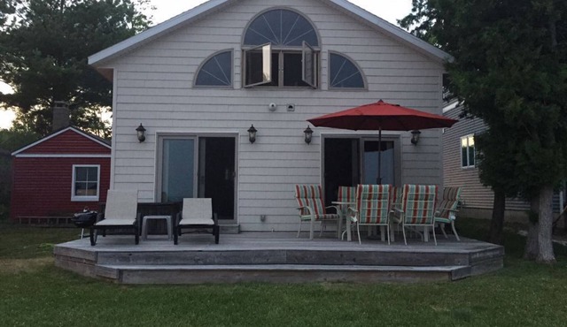 Cozy Lake Front Cottage on beautiful All Sports Lake Mitchell in Cadillac, MI
