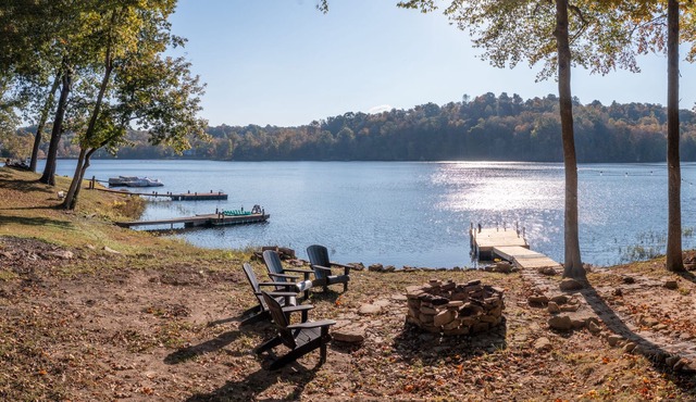 Cozy Lake Front House with Dock and Gorgeous Views