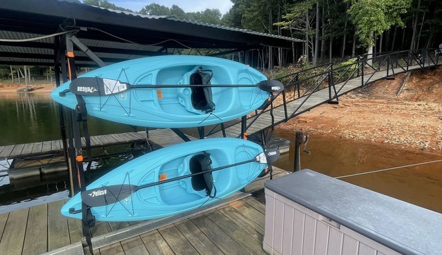 Cozy Lake Hartwell Cabin, 25 minutes to Clemson, No cleaning fee!