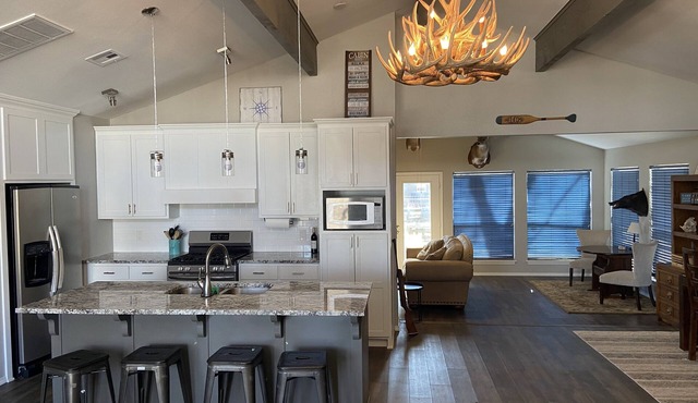 Cozy lake home with fire pit at Fort Gibson Lake!