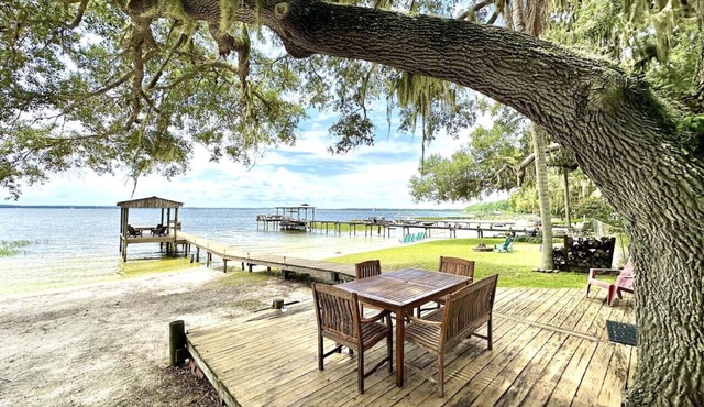 Cozy Lake House on Lake Weir