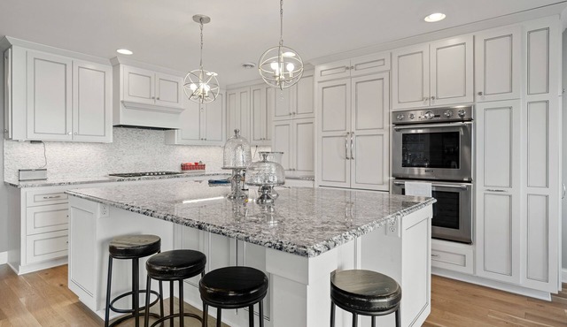 Cozy lake house on Lake Minnetonka! Entertainment areas w/boat slip.