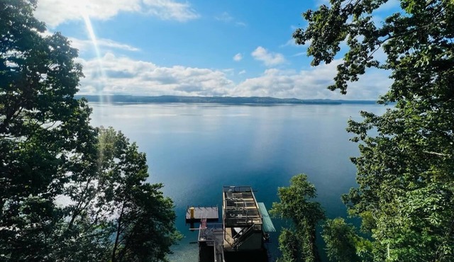 Cozy Lake House! Spacious boat dock with swimming deck and awesome views.