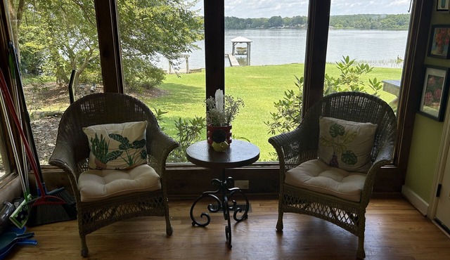 Cozy Lake Logan Martin getaway with large yard