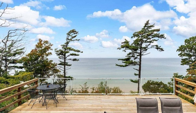 Cozy Lake Michigan Retreat