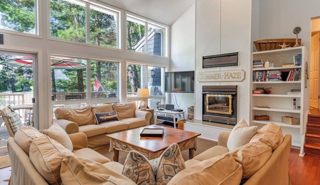 Cozy Lake Muskoka Retreat - Sauna & Fire-pit