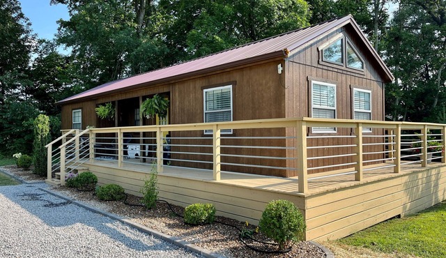 Cozy Lake of Egypt Cabin & Pond
