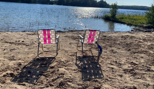 Cozy lake retreat on beautiful McCollum Lake - Pet Friendly!