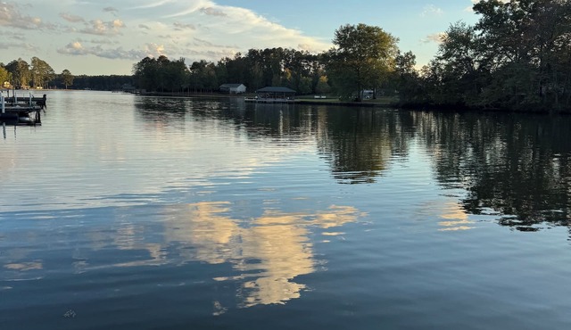 Cozy Lake Sinclair Cabin – Boat Ramp & Dock Next Door!