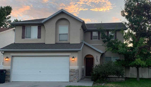 Cozy lake-town getaway!