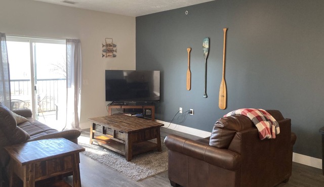 Cozy Lake View Condo