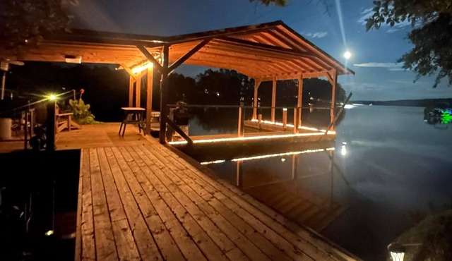 Cozy Lake Wedowee Home with Private Dock, 2 slips and 100 ft of lake frontage