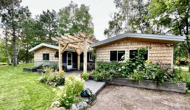 Cozy Lakefront Cabin with Private Dock, Firepit, Grill, Kayaks and More!