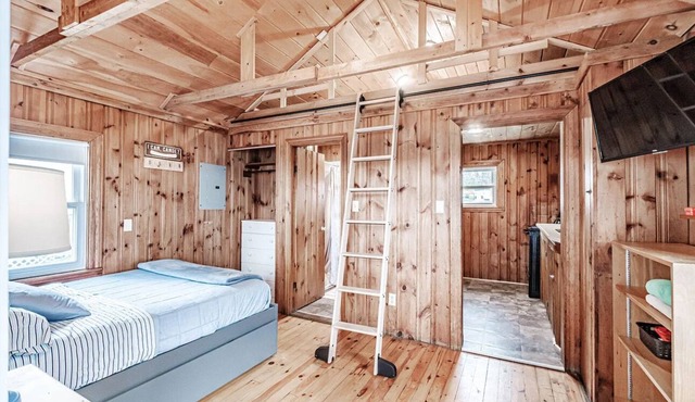 Cozy Lakefront Cabin with Beach & AC